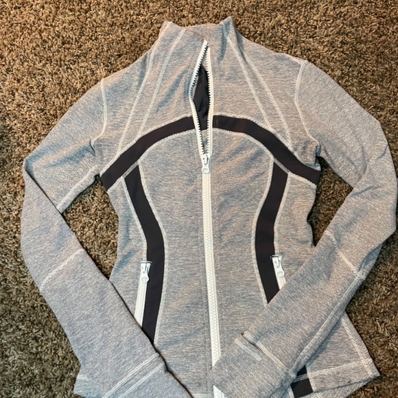 RARE lululemon athletica define jacket heathered Coal wee stripe size 2 - Picture 2 of 5